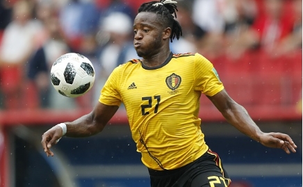 Valencia pulls off a coup by signing strike pair