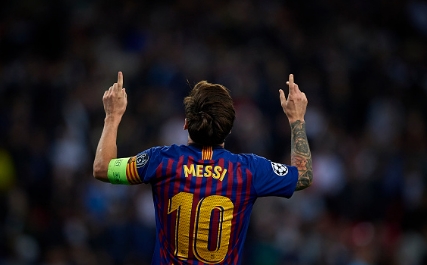 Brilliant Messi beats Spurs, as Reds slip up in Naples