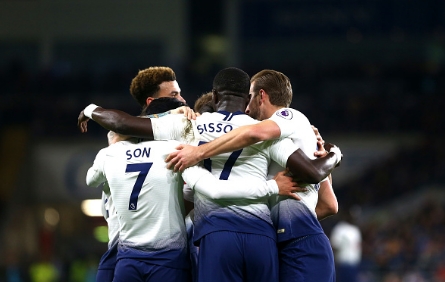 Arsenal hammer Fulham, as Spurs win at Cardiff