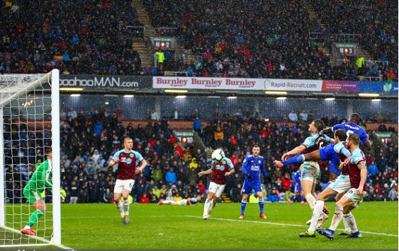 Ten-man Foxes beat the Clarets, as Hernandez rescues the Hammers