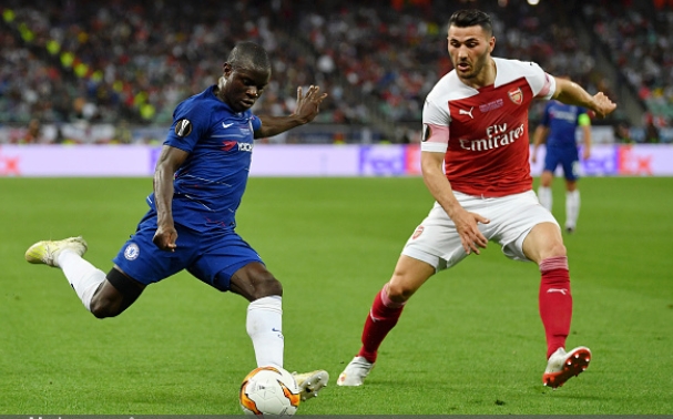 PSG chasing Premier League midfielder