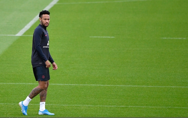 Are Barcelona making a mistake by resigning Neymar?